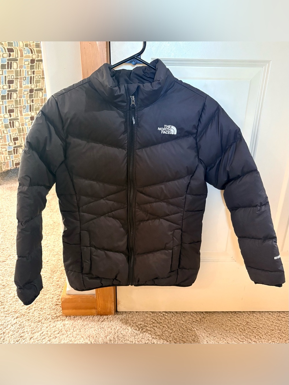 The North Face Youth Black Puffer Jacket with Insulated 550 Fill